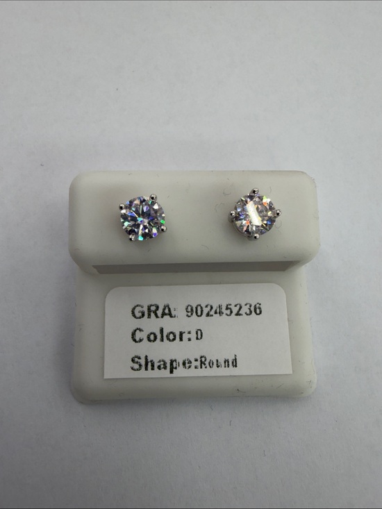 Jewelry - 925 moissanite Round 5.9mm  Stud Earrings - Unbranded